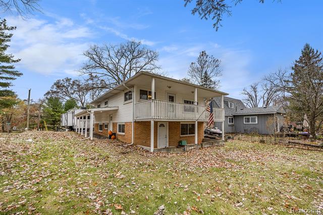 Builiding view two for 2080 Dunwoodie, Ortonville, MI. 48462