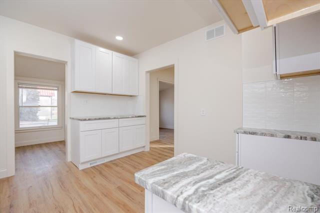 Builiding view eighteen for 3520 W Drahner, Oxford, MI. 48371