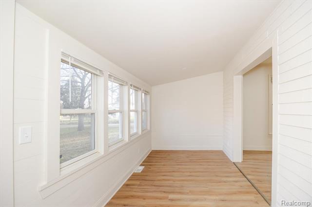 Builiding view eleven for 3520 W Drahner, Oxford, MI. 48371