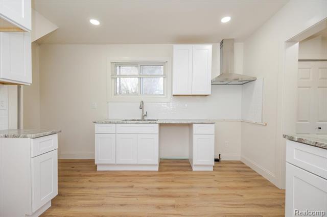 Builiding view fifteen for 3520 W Drahner, Oxford, MI. 48371