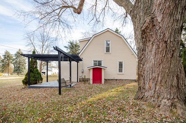 Builiding view forty five for 3520 W Drahner, Oxford, MI. 48371