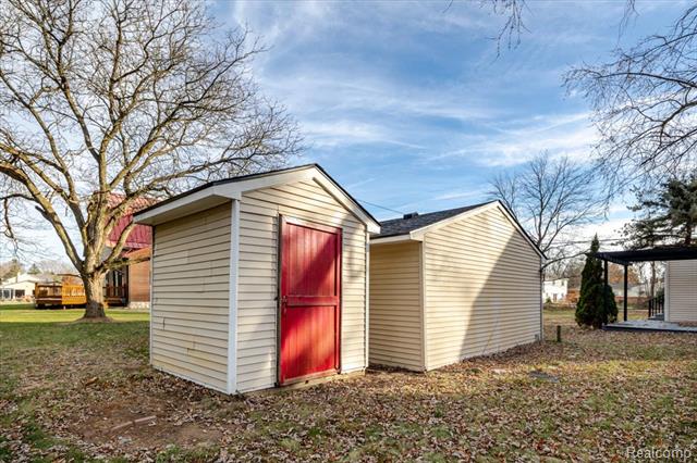 Builiding view forty six for 3520 W Drahner, Oxford, MI. 48371