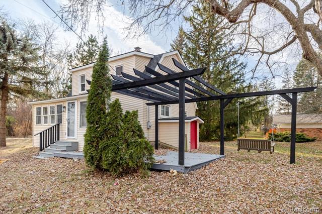 Builiding view forty two for 3520 W Drahner, Oxford, MI. 48371