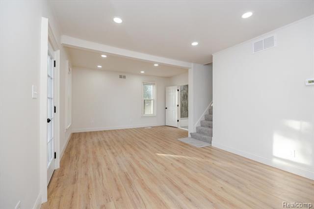 Builiding view nineteen for 3520 W Drahner, Oxford, MI. 48371