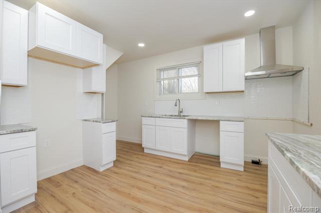 Builiding view sixteen for 3520 W Drahner, Oxford, MI. 48371