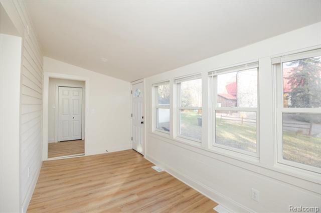 Builiding view ten for 3520 W Drahner, Oxford, MI. 48371