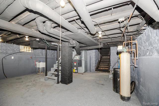 Builiding view thirty three for 3520 W Drahner, Oxford, MI. 48371