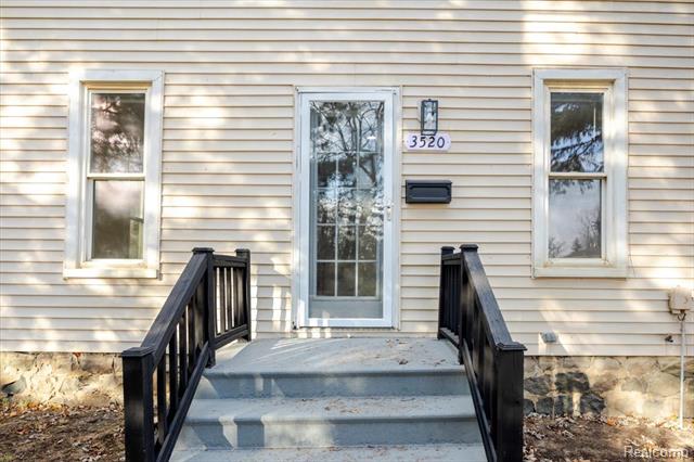 Builiding view three for 3520 W Drahner, Oxford, MI. 48371