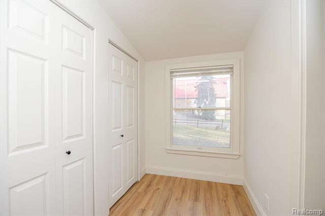 Builiding view twelve for 3520 W Drahner, Oxford, MI. 48371