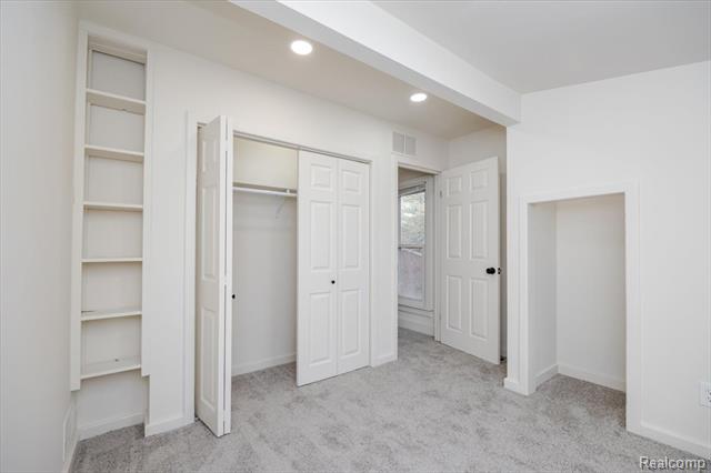 Builiding view twenty five for 3520 W Drahner, Oxford, MI. 48371