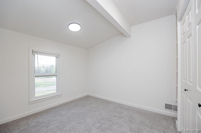 Builiding view twenty seven for 3520 W Drahner, Oxford, MI. 48371