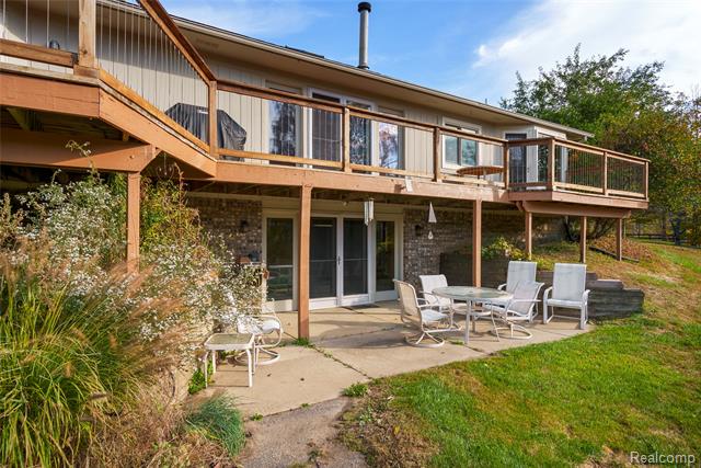 Builiding view fifty one for 990 Brewer, Leonard, MI. 48367