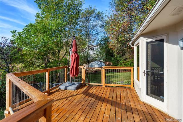 Builiding view fifty three for 990 Brewer, Leonard, MI. 48367