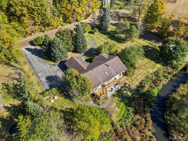 Builiding view forty four for 990 Brewer, Leonard, MI. 48367