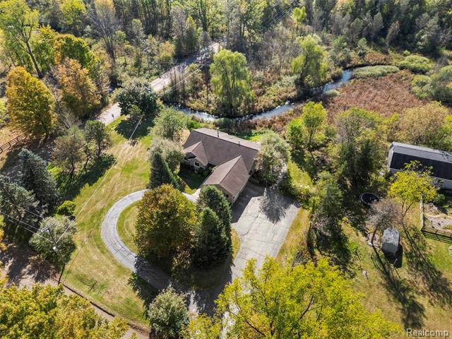 Builiding view forty three for 990 Brewer, Leonard, MI. 48367