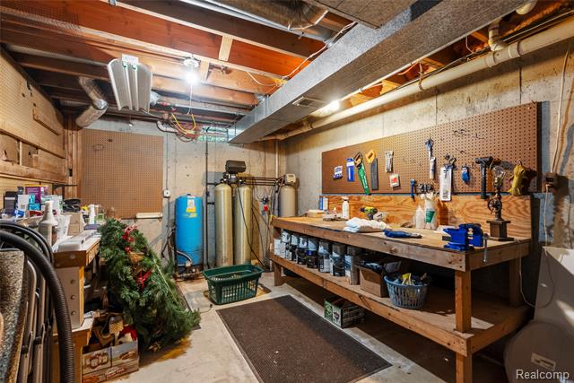 Builiding view forty for 990 Brewer, Leonard, MI. 48367