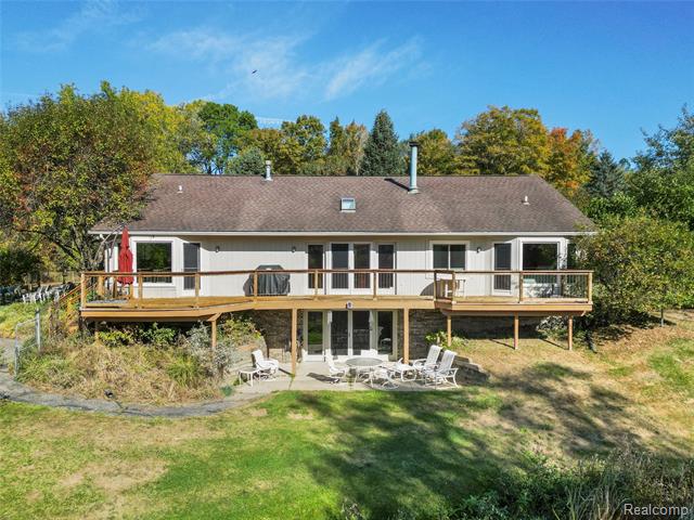 Builiding view sixty for 990 Brewer, Leonard, MI. 48367