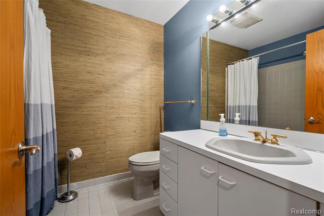 Builiding view thirty four for 990 Brewer, Leonard, MI. 48367