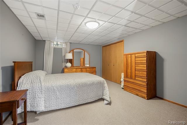 Builiding view twenty six for 990 Brewer, Leonard, MI. 48367