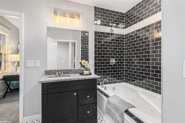 Builiding view eighteen for 19 Ensley, Oxford, MI. 48371