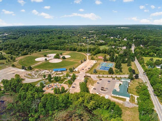 Builiding view seventy two for 1654 Seymour Lake, Oxford, MI. 48371
