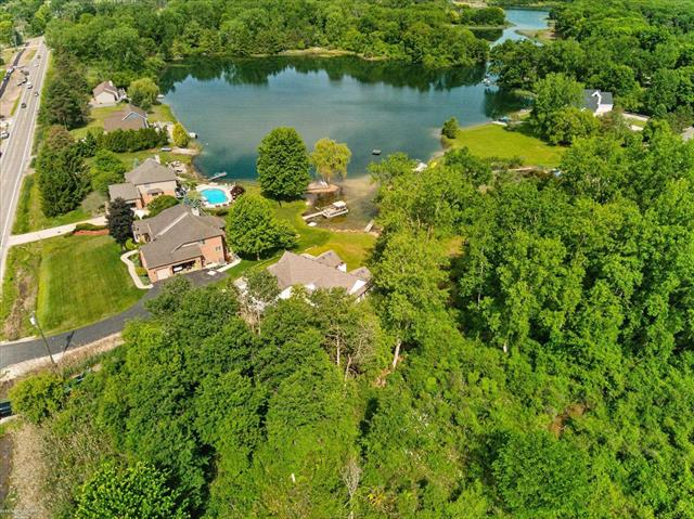 Builiding view sixty for 1654 Seymour Lake, Oxford, MI. 48371