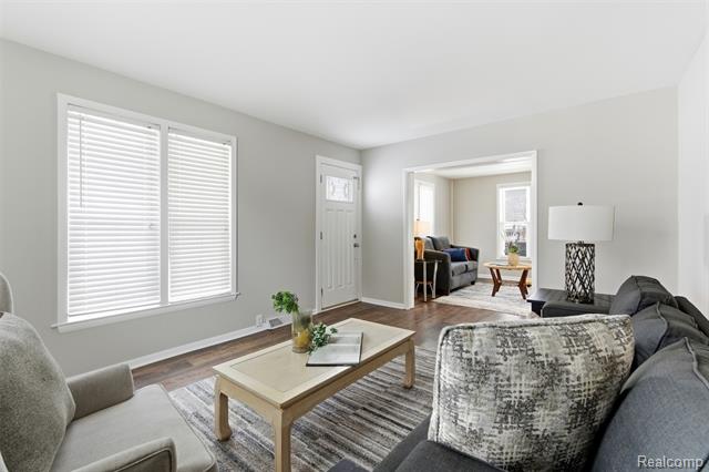 Builiding view eight for 18 Park, Oxford, MI. 48371