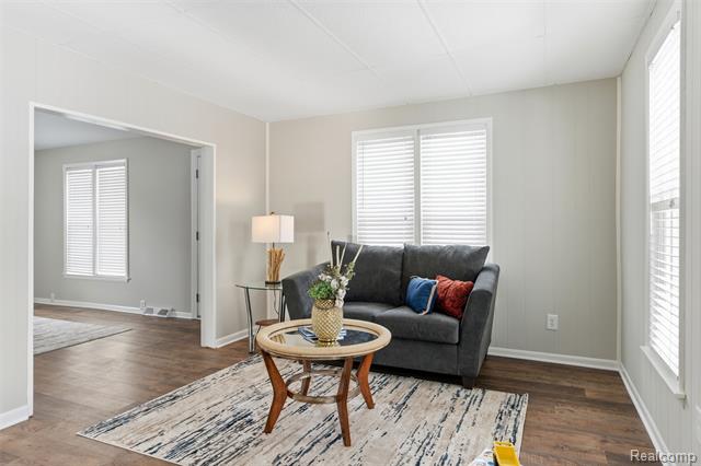 Builiding view eleven for 18 Park, Oxford, MI. 48371