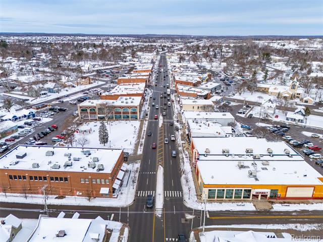 Builiding view fifty one for 18 Park, Oxford, MI. 48371