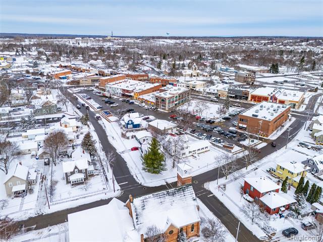 Builiding view fifty for 18 Park, Oxford, MI. 48371