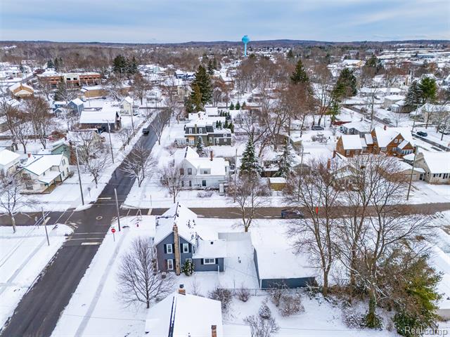 Builiding view forty eight for 18 Park, Oxford, MI. 48371