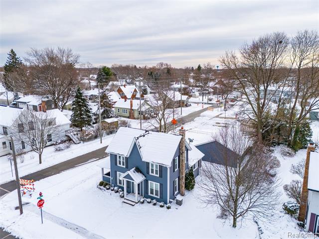 Builiding view forty one for 18 Park, Oxford, MI. 48371