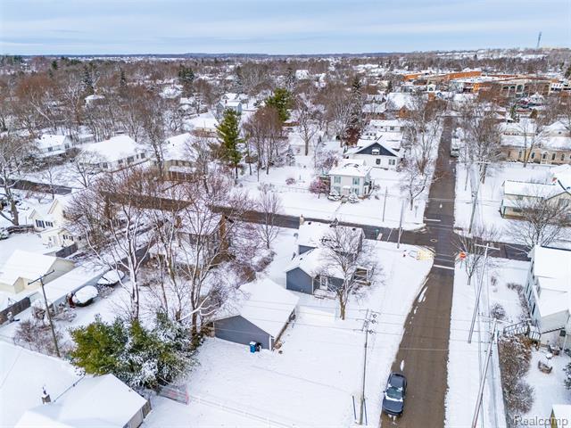 Builiding view forty six for 18 Park, Oxford, MI. 48371