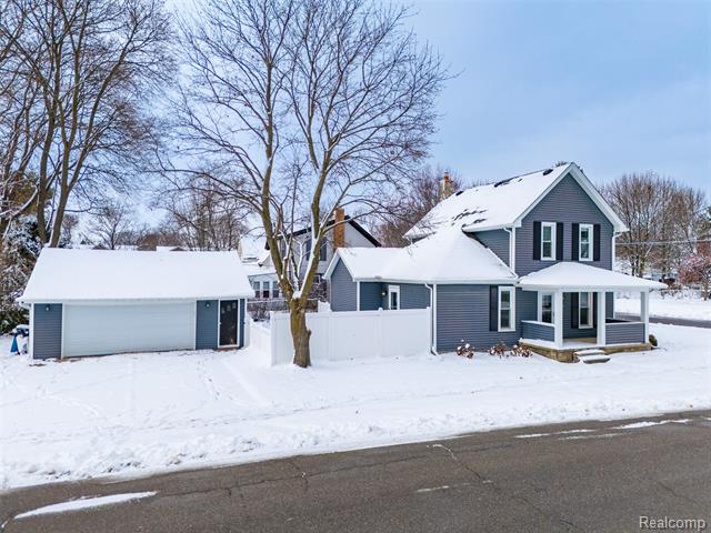 Builiding view forty for 18 Park, Oxford, MI. 48371