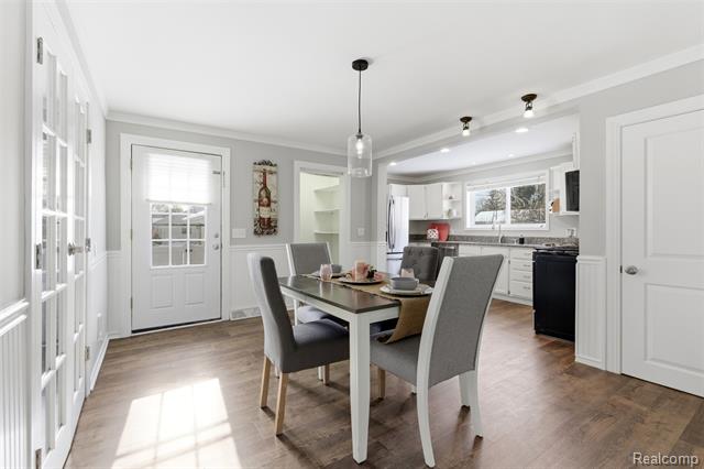 Builiding view fourteen for 18 Park, Oxford, MI. 48371