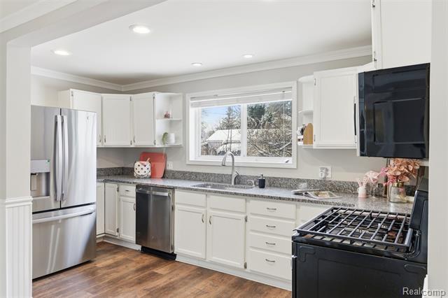 Builiding view seventeen for 18 Park, Oxford, MI. 48371