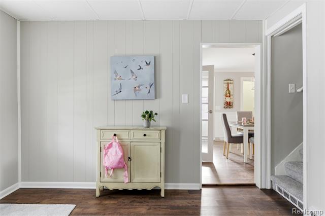 Builiding view thirteen for 18 Park, Oxford, MI. 48371