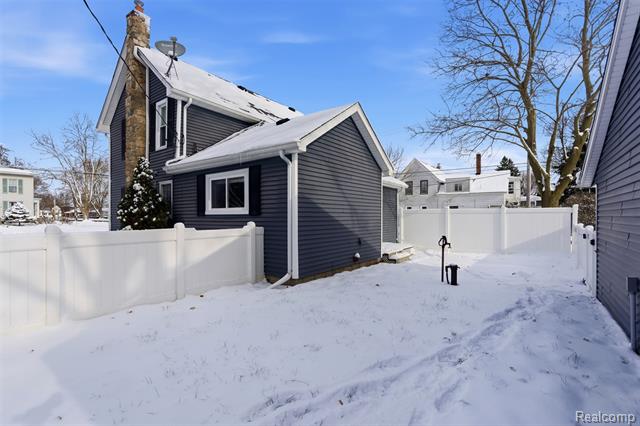 Builiding view thirty six for 18 Park, Oxford, MI. 48371