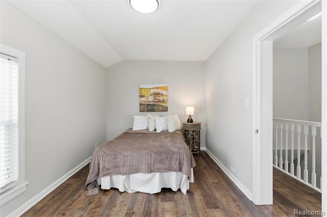 Builiding view twenty five for 18 Park, Oxford, MI. 48371