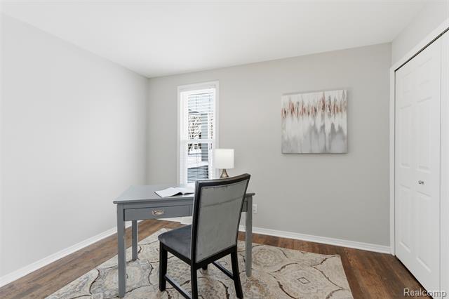 Builiding view twenty for 18 Park, Oxford, MI. 48371