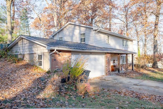 Builiding view one for 1636 Inner, Ortonville, MI. 48462