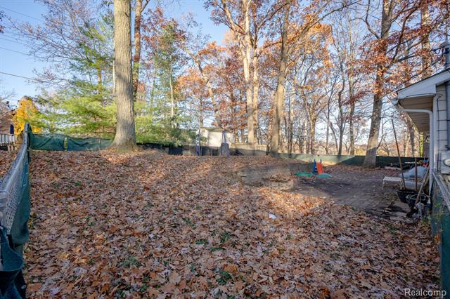 Builiding view thirty for 1636 Inner, Ortonville, MI. 48462