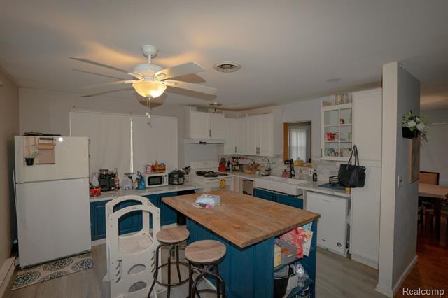 Builiding view three for 1636 Inner, Ortonville, MI. 48462