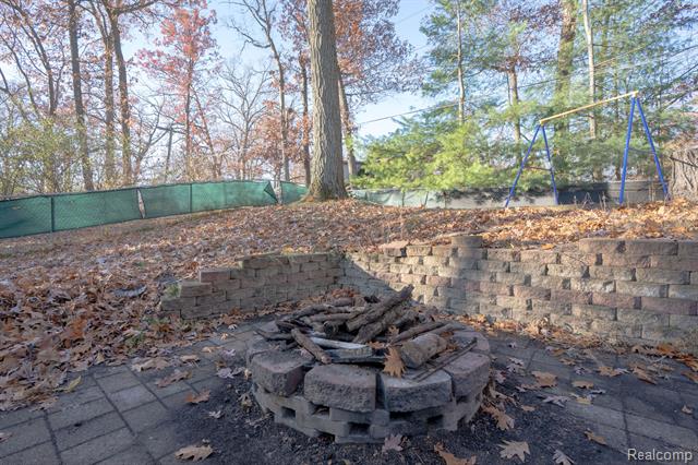 Builiding view twenty nine for 1636 Inner, Ortonville, MI. 48462