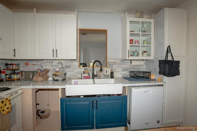 Builiding view two for 1636 Inner, Ortonville, MI. 48462