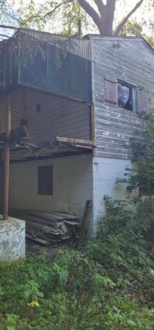 Builiding view eight for 519 E Glass, Ortonville, MI. 48462