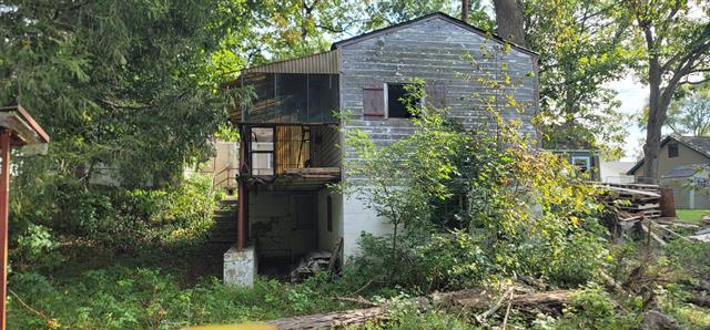 Builiding view six for 519 E Glass, Ortonville, MI. 48462