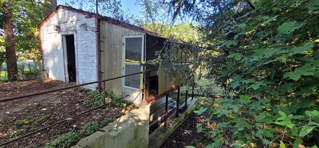 Builiding view ten for 519 E Glass, Ortonville, MI. 48462