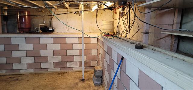 Builiding view thirty one for 519 E Glass, Ortonville, MI. 48462