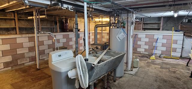 Builiding view thirty seven for 519 E Glass, Ortonville, MI. 48462